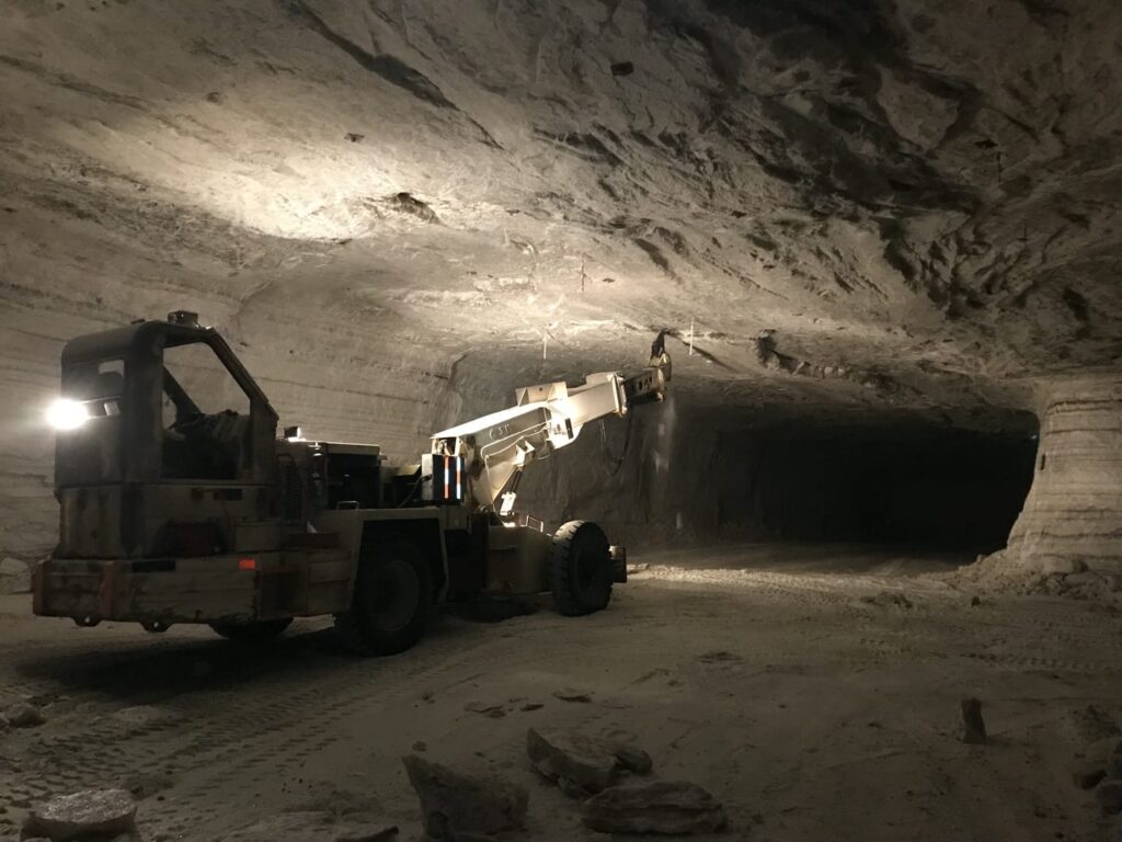 Exemplos de equipamentos de mineração subterrânea de Getman